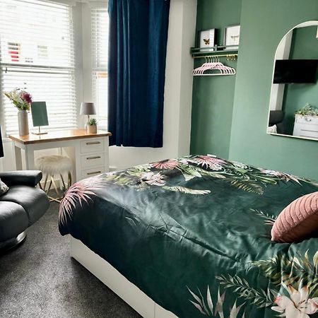 Stylish And Chic Seaside Apartment Southend-on-Sea Extérieur photo