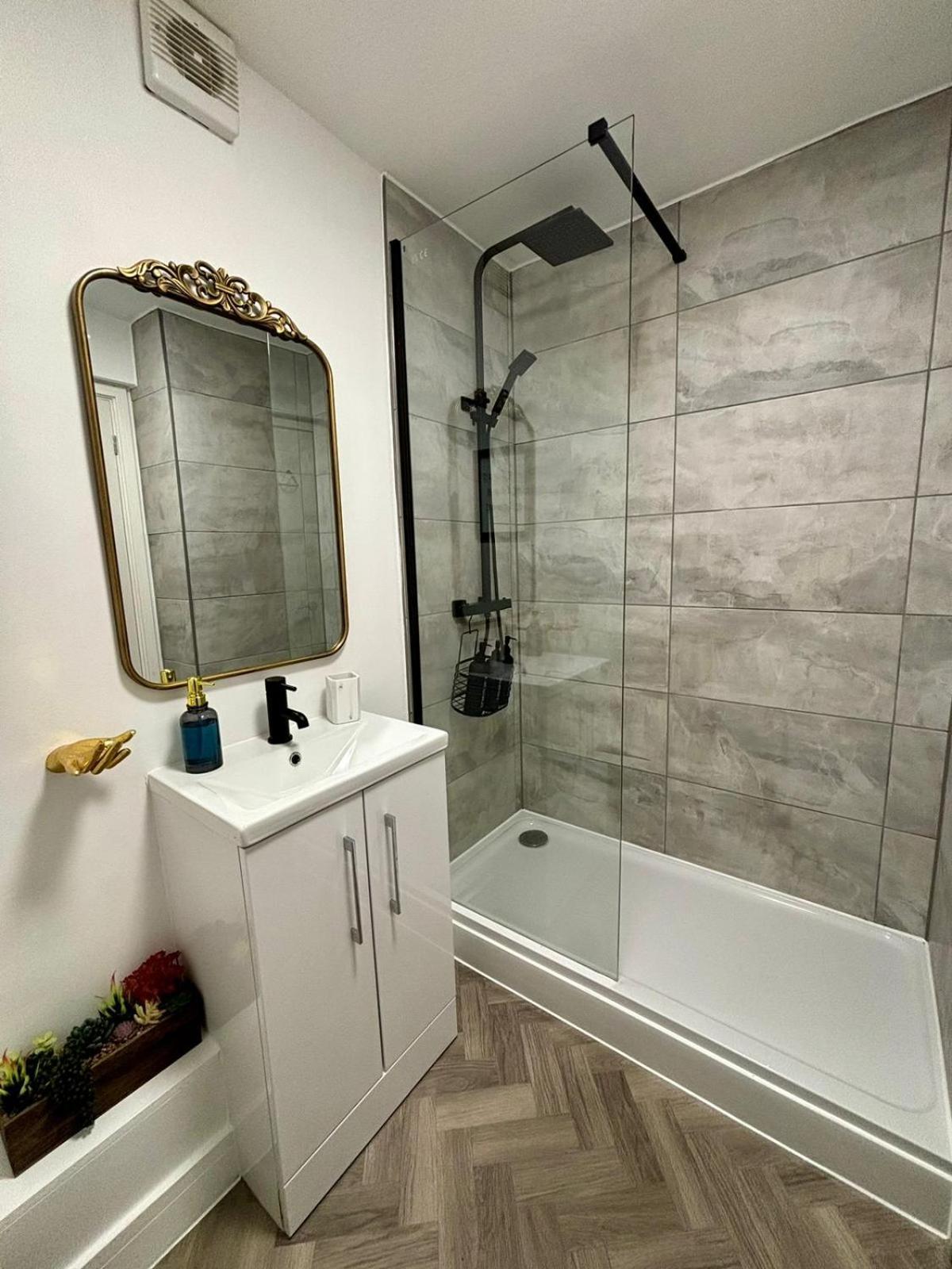 Stylish And Chic Seaside Apartment Southend-on-Sea Extérieur photo
