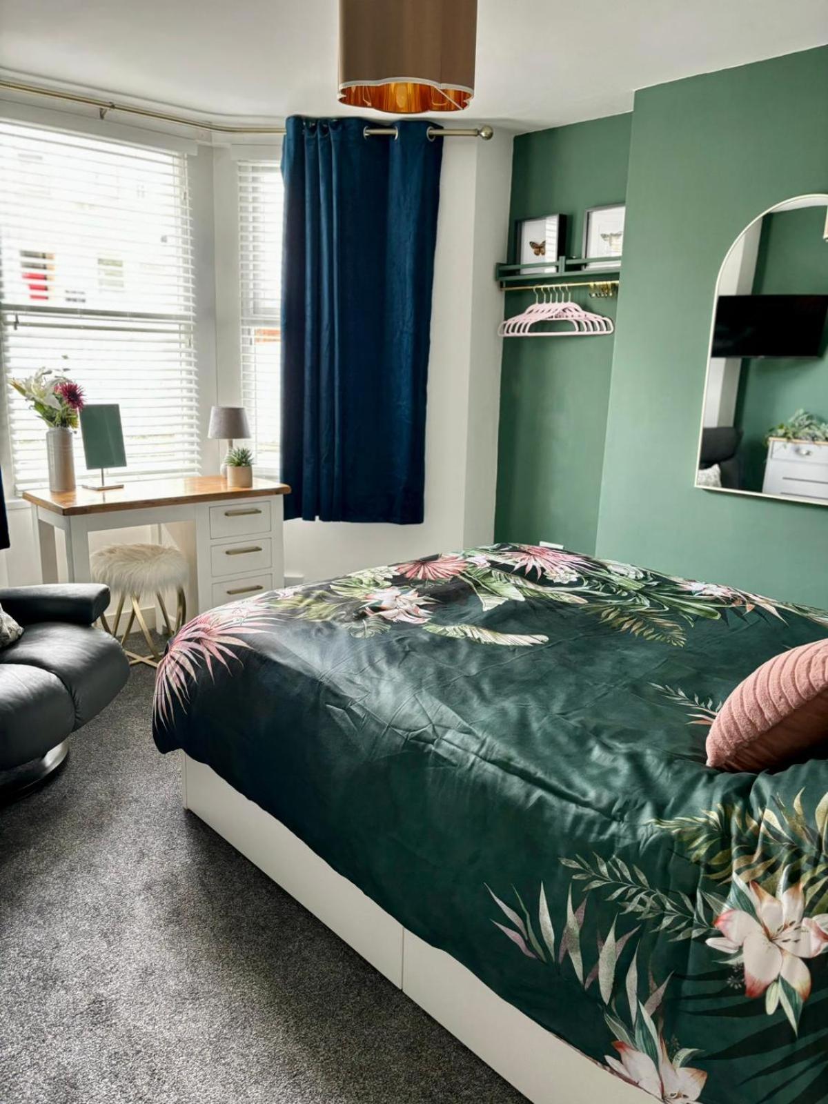Stylish And Chic Seaside Apartment Southend-on-Sea Extérieur photo