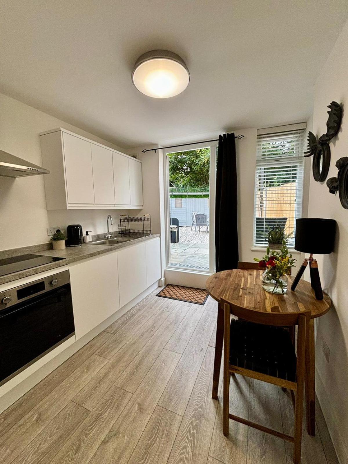 Stylish And Chic Seaside Apartment Southend-on-Sea Extérieur photo