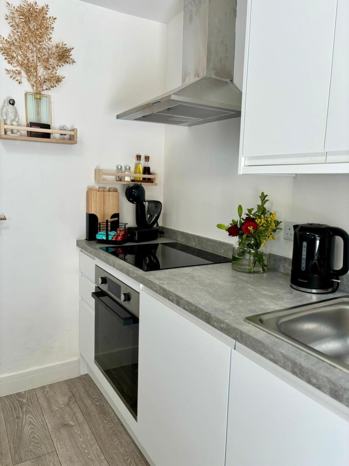 Stylish And Chic Seaside Apartment Southend-on-Sea Extérieur photo