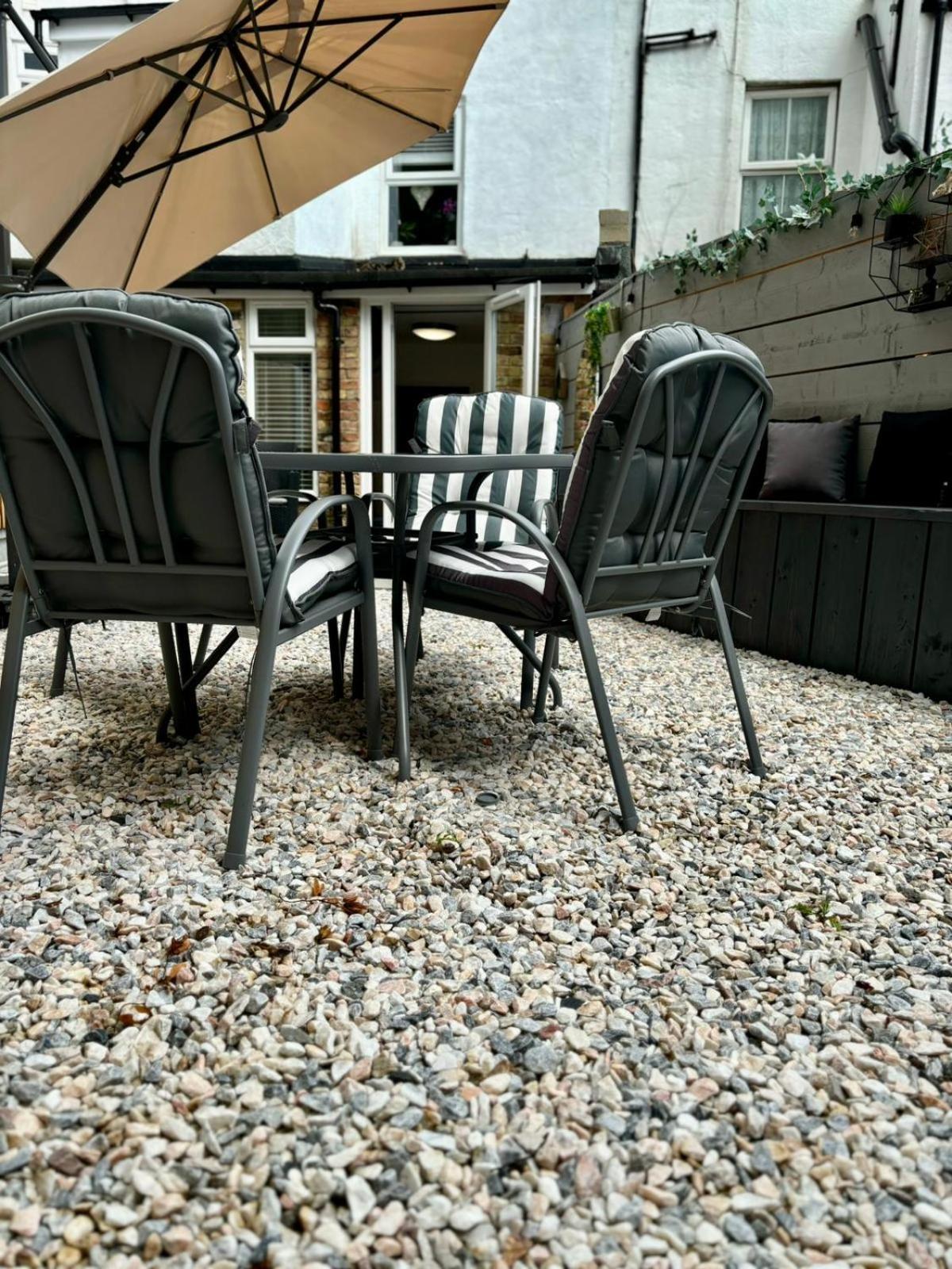 Stylish And Chic Seaside Apartment Southend-on-Sea Extérieur photo